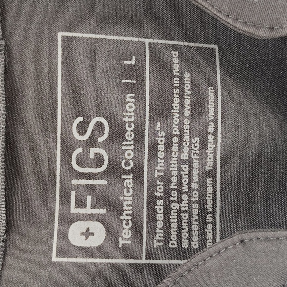 FIGS Technical Collection Size Large Black Button Closure Scrub Top - Picture 2 of 5